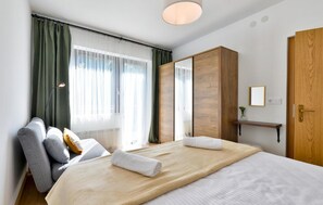 2 slaapkamers, reisbedje, gratis wifi, beddengoed