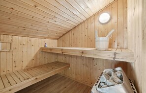 Sauna - Gorgeous home in Nexø with kitchen (Nexø)