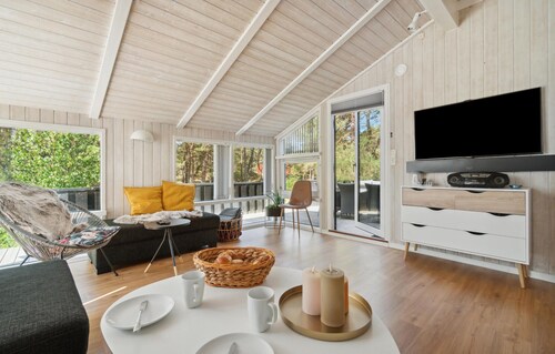 Gorgeous home in Nexø with kitchen