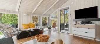 Gorgeous home in Nexø with kitchen