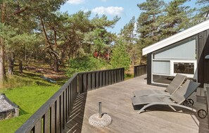 Terrace/patio - Gorgeous home in Nexø with kitchen (Nexø)