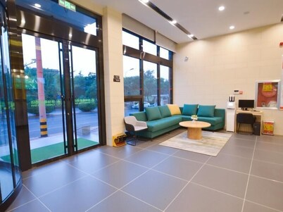 Green Tree Inn Express Jinan Zhangqiu District Shanquan Road Baimaiquan