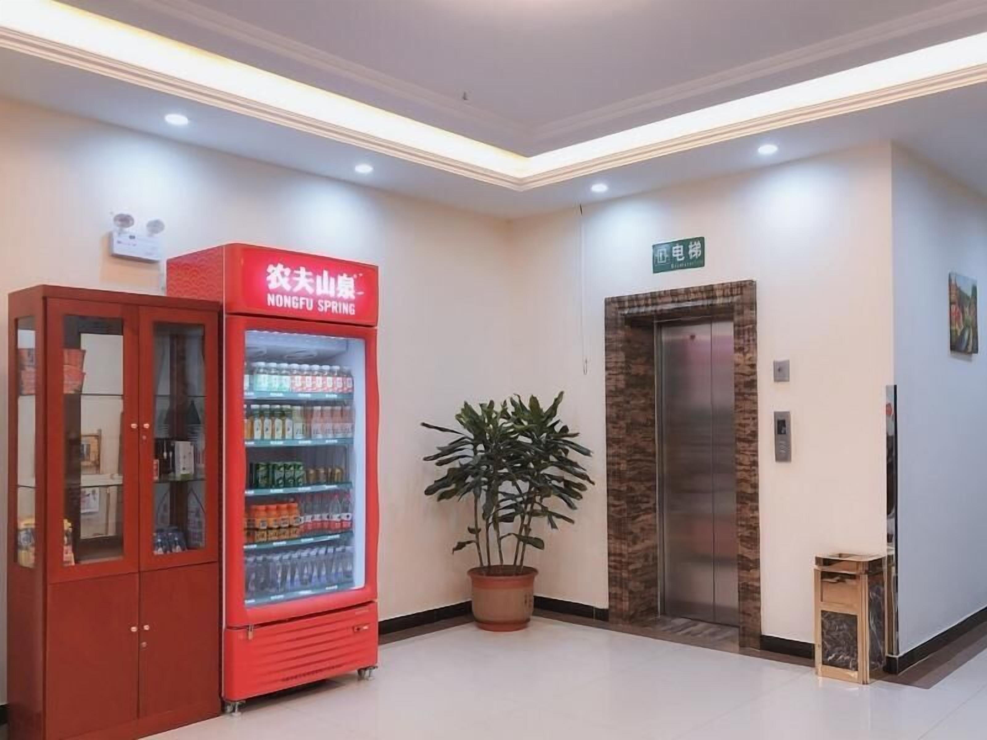 المنشأة من الداخل