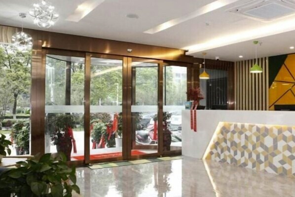 Lobby - Vatica Hotel Anqing Wuyue Square Boai Hospital (Anqing)