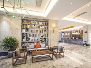 Lobby - Greentree Eastern Hotel Hainan Free Trade Port Jiangdong New District Meilan Airport (Luzhou)