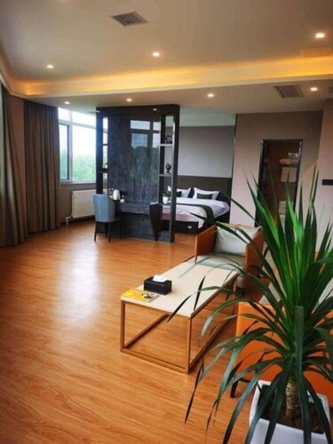 Greentree Inn Qingdao Laixi High-speed Railway Station Shenzhen Road Express Hotel