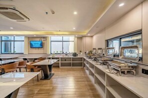 Restaurant - Yizhi Hotel (Yichun Mingyue Mountain Airport Branch) (Yichun)