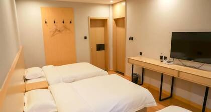 Shell Inner Mongolia Wulanhaote Xing'an Street People's Hospital Hotel