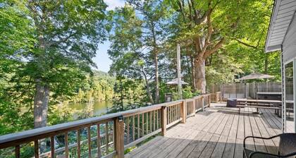 River Front Home with Amazing views and a shared private island!