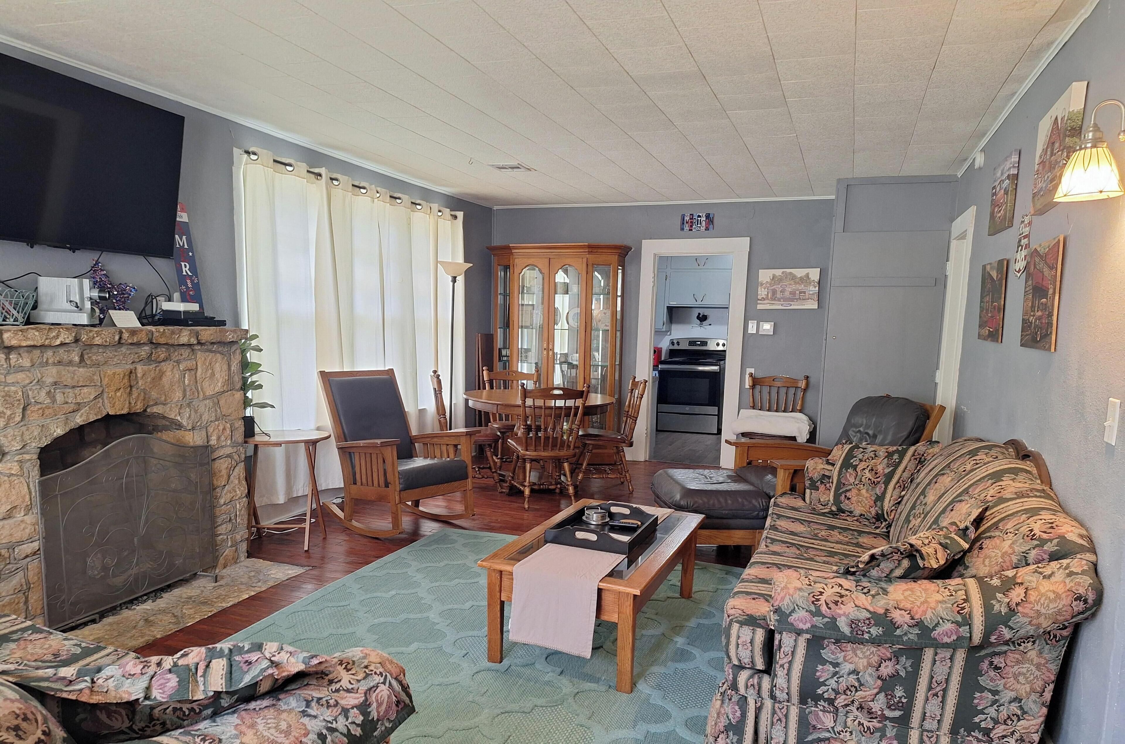 TV, fireplace, DVD player, books