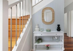 Interior - Sunset Central Coast - Lake, Kayaks & Jetty! (Mannering Park)