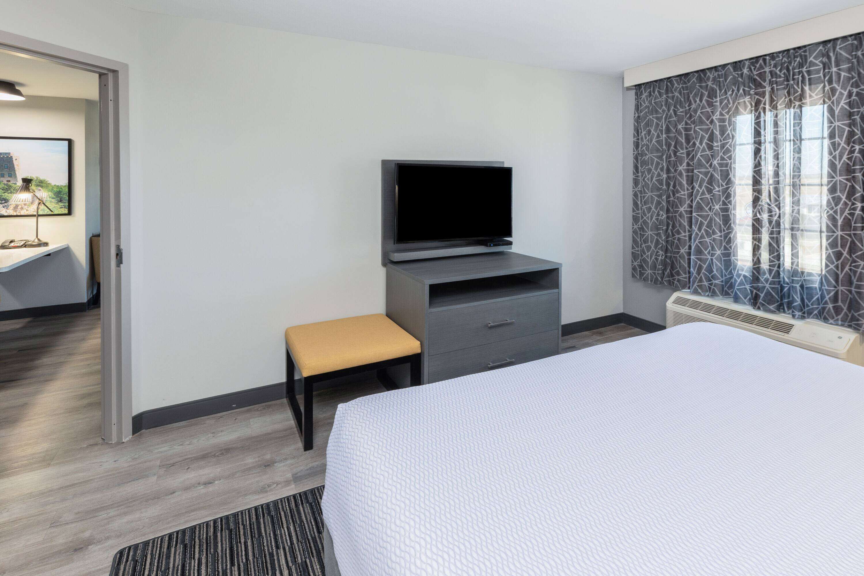 suite, 1 king bed, accessible, non smoking (mobility,hearing,roll-in shower) | 1 bedroom, premium bedding, pillow-top beds, individually decorated