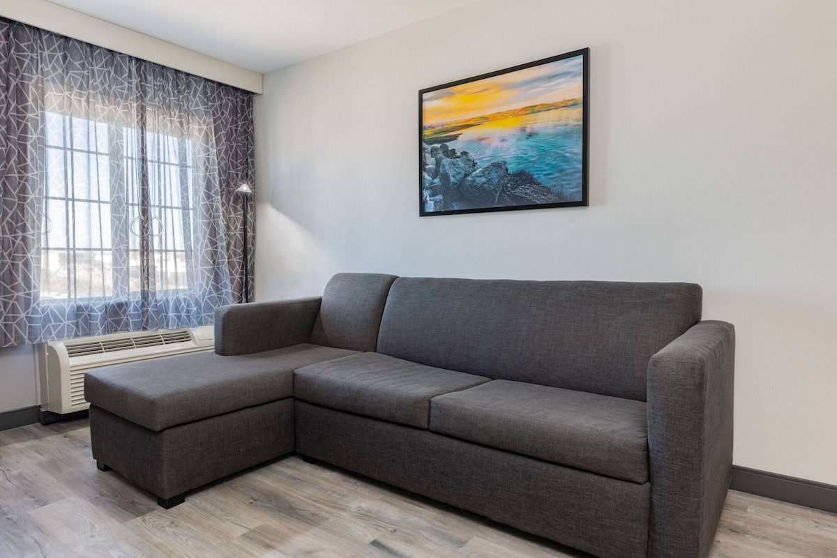 1 bedroom, premium bedding, pillow-top beds, individually decorated