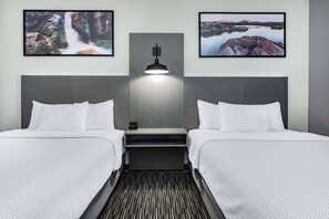 Room, 2 Double Beds, Non Smoking, Bathtub | Premium bedding, pillowtop beds, individually decorated - La Quinta Inn & Suites By Wyndham Ardmore (Ardmore)