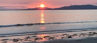 The Snuggly Sheep Shepherd Hut Campview Farm Stay
