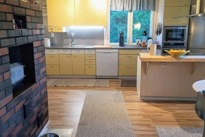 Pet friendly house with wood sauna - Sleeps 8