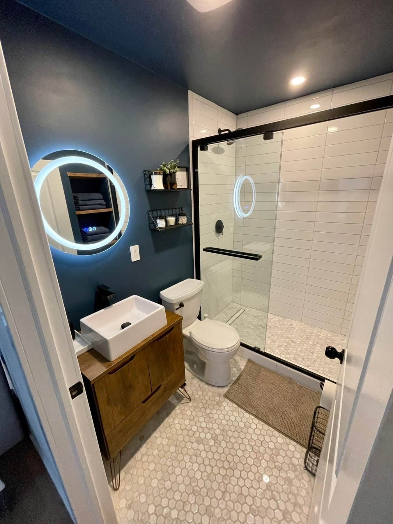 Bathtub, hair dryer