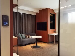 Ruang tamu | 50 inci televisyen LED dengan kabel, TV 