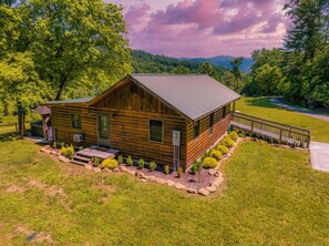 Exterior - Secluded Mountain Getaway! Hot tub! TailofDragon (Robbinsville)