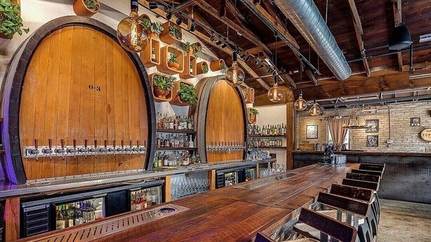 Unclassified image, 1 of 43, button