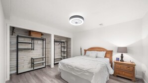 3 slaapkamers, een bureau, een strijkplank/strijkijzer, gratis wifi
