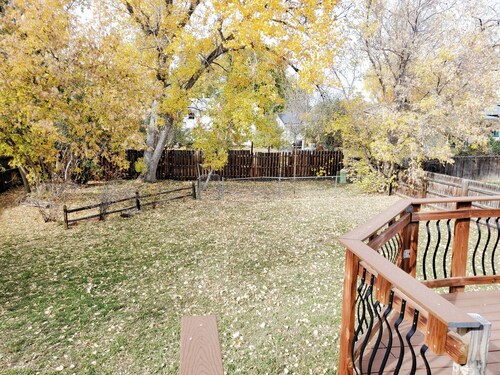 Great location, home in Golden with mountain views