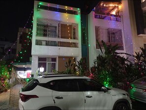 Room, Multiple Bedrooms, Smoking, Terrace | Property entrance