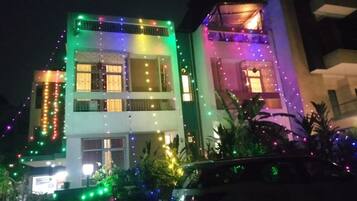 Room, Multiple Bedrooms, Smoking, Terrace | Property entrance