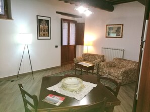 아파트, 침실 2개 | 거실 공간