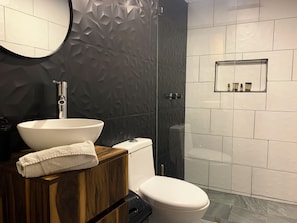 House, 1 Bedroom, Smoking, Terrace | Bathroom amenities | Soap, shampoo