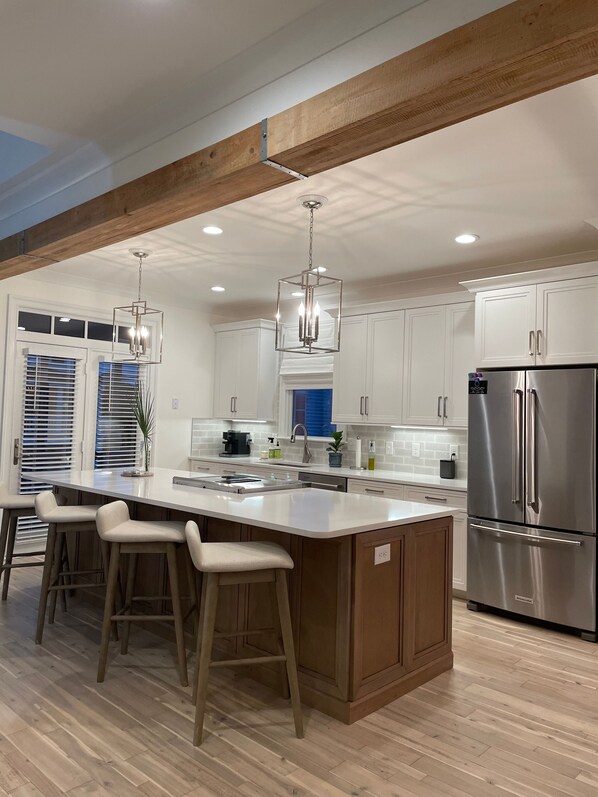 Microwave, coffee/tea maker