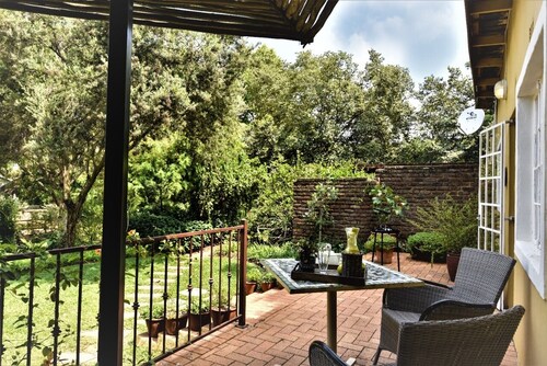 Lavender Tree Spacious Cottage for 2-3 People