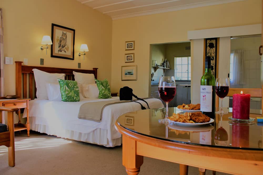 Sweet Thorn Tree Spacious Cottage for 2 People With Great Terrace!