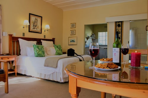 Sweet Thorn Tree Spacious Cottage for 2 People With Great Terrace!