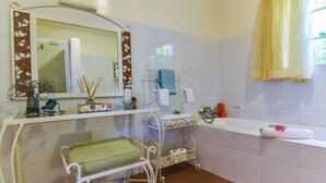 Maison, 1 chambre, terrasse, vue jardin | Salle de bain