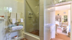 House, Terrace, Garden View | Bathroom - Rockfig Cottage for 2 People With Wonderful Private Terrace in Garden! (Muldersdrift)