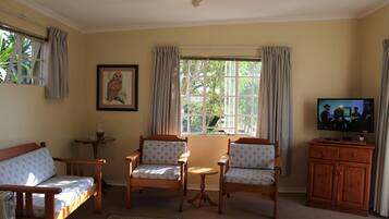 House, 1 Bedroom, Terrace, Garden View | Living room