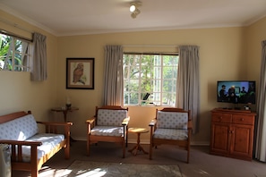 House, 1 Bedroom, Terrace, Garden View | Living room