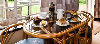 Charming Yellowwood Cottage for 2 People in Spacious Garden!