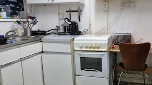 Unclassified image, 2 of 6, button - Double Bedroom in Flat Share for Rent (London)