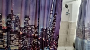 Unclassified image, 3 of 6, button - Double Bedroom in Flat Share for Rent (London)