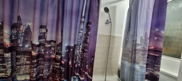 Room, 1 Bedroom | Bathroom
