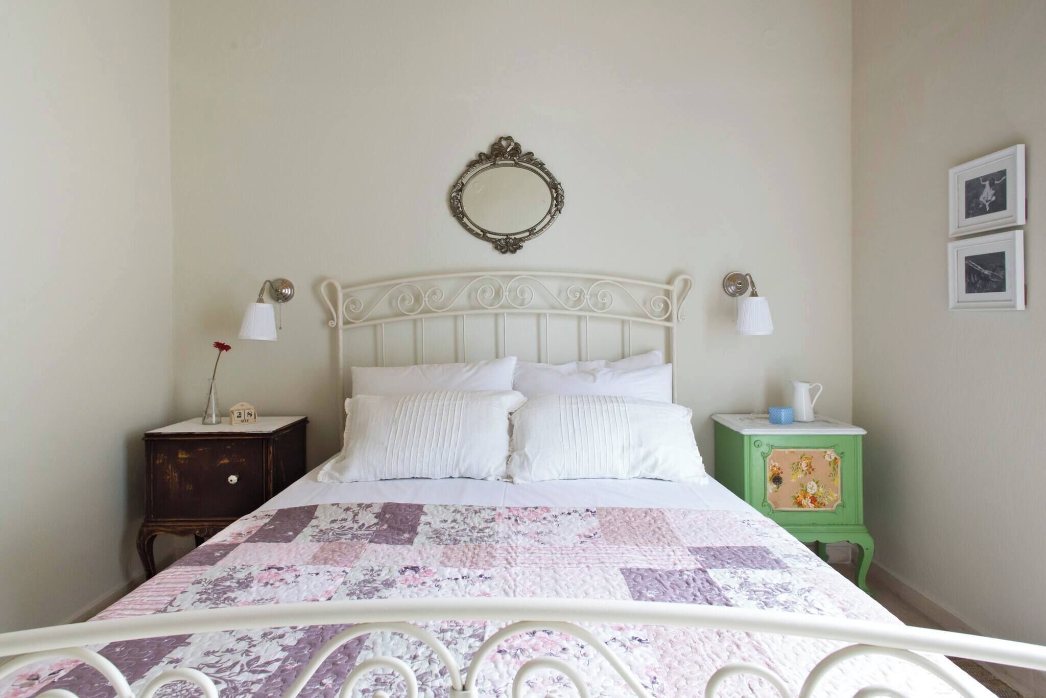 2 bedrooms, travel crib
