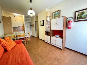 Apartment, 1 Bedroom, Balcony, City View | Living area