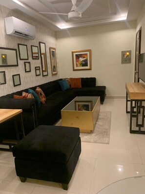 Apartment, 1 Bedroom, Smoking | Lounge - "1 Bedroom Apartment, Bahria Town Lahore Diamount01" (Lahore)