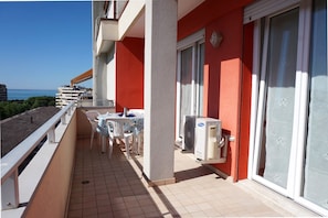 Appartamento, 1 camera da letto, balcone, vista città | Balcone