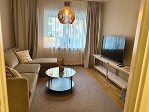 Apartment, 1 Bedroom, Garden View | Living area