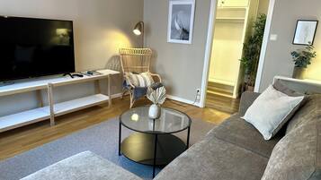 Apartment, 1 Bedroom, Garden View | Living area