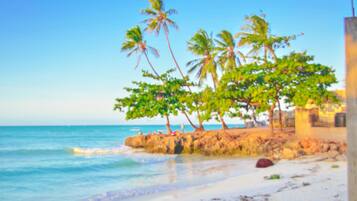 Room, 1 Bedroom, Smoking, Balcony | Beach