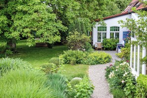 Terrace/patio - The "studio" in a painter's country house (Poseritz)